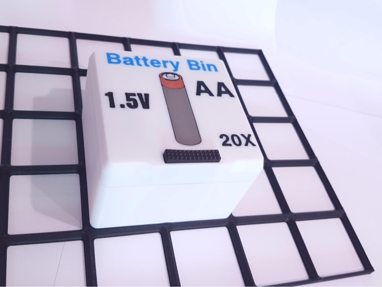 Battery Storage Bin with Latched Lid (+Gridfinity)
