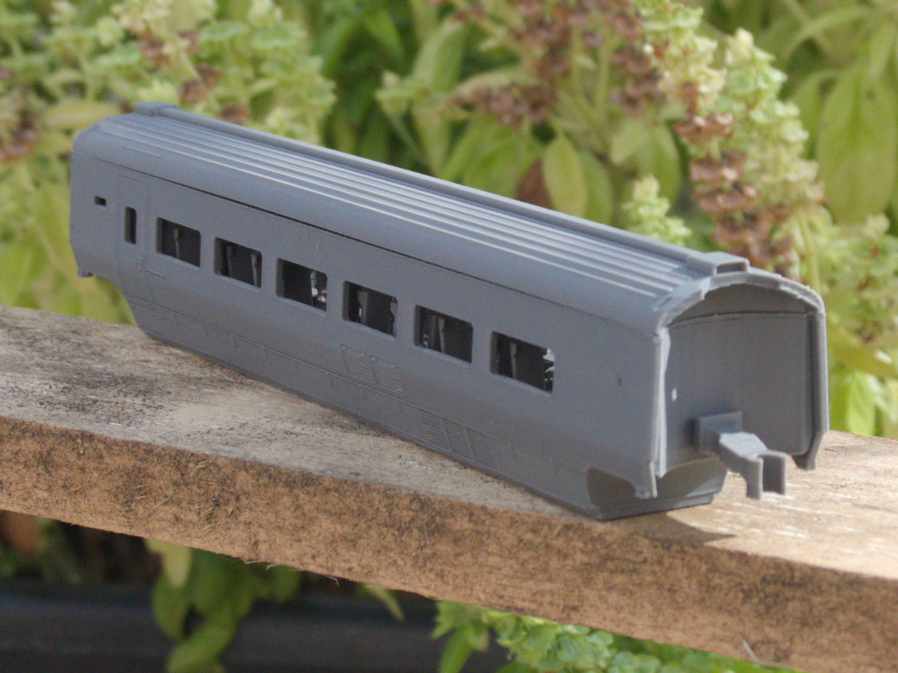 Intermediary car for Jouef type EUROSTAR HO