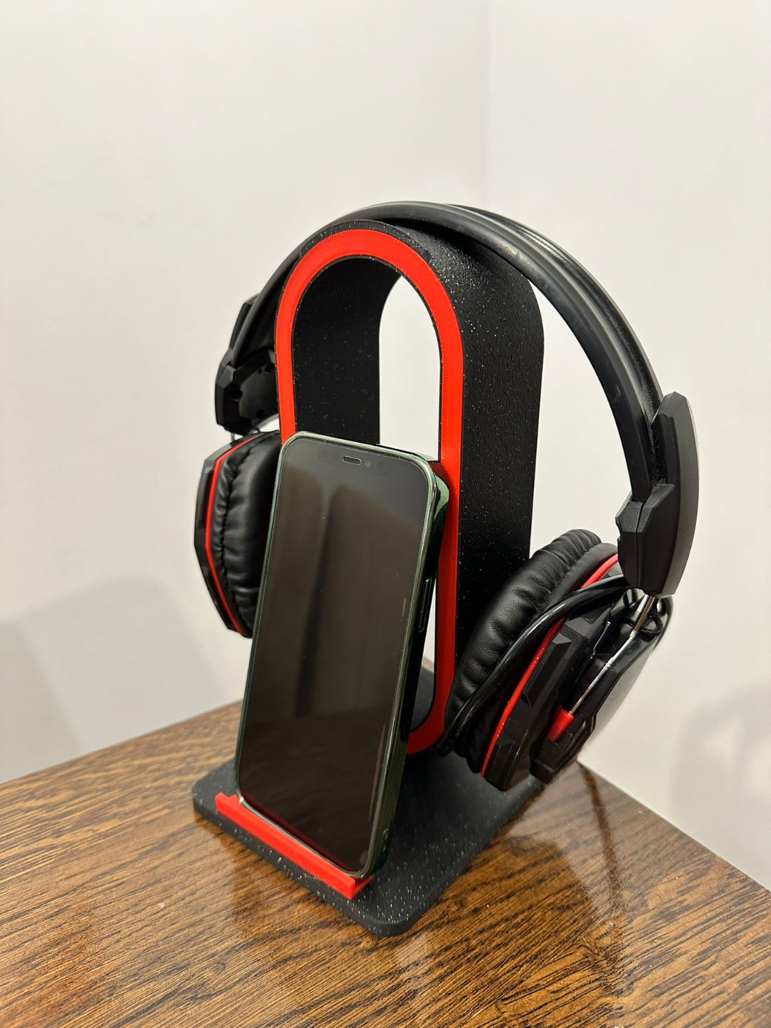 Headphone stand with phone holder