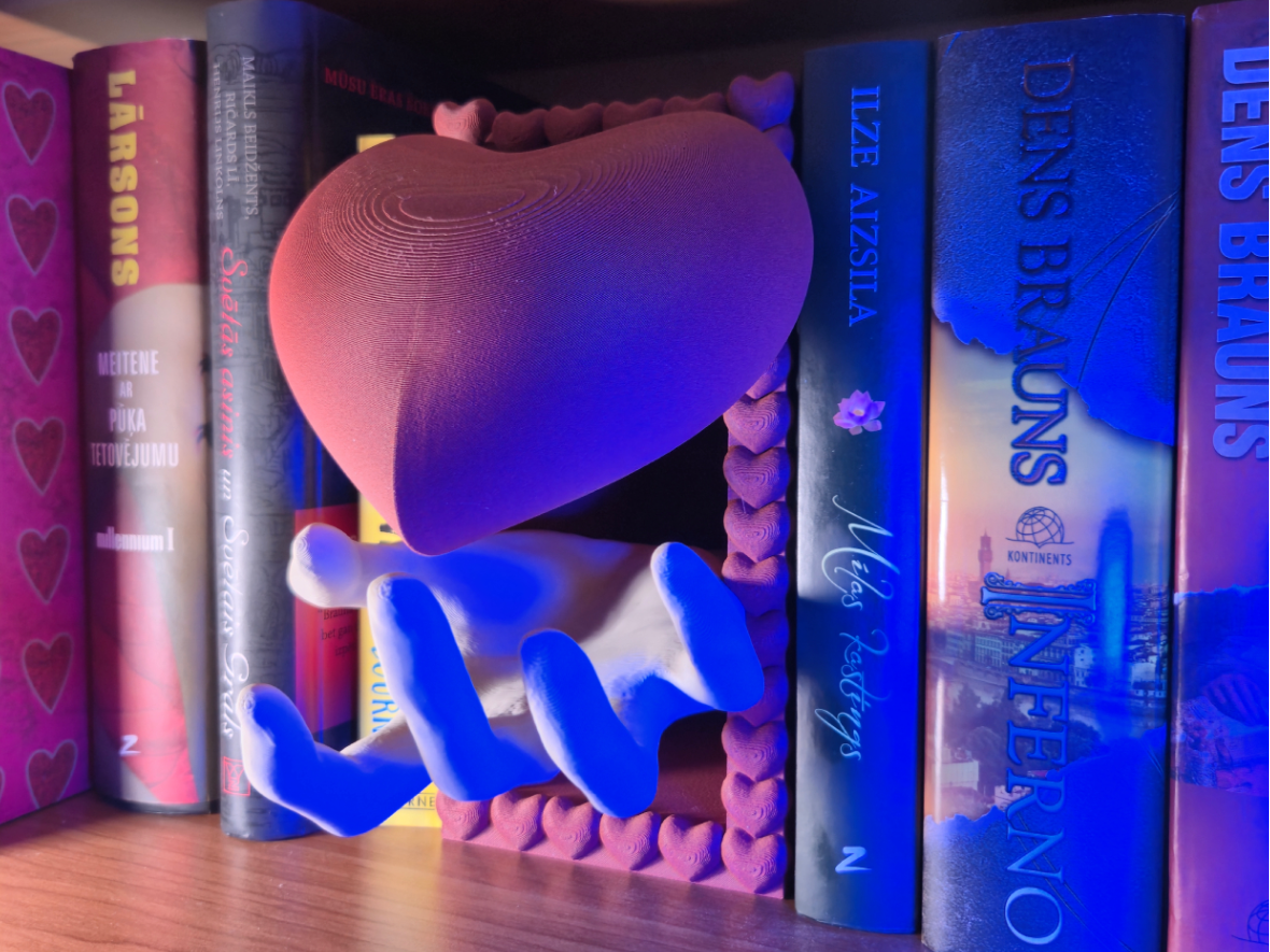 Grasps of love - book nook decoration