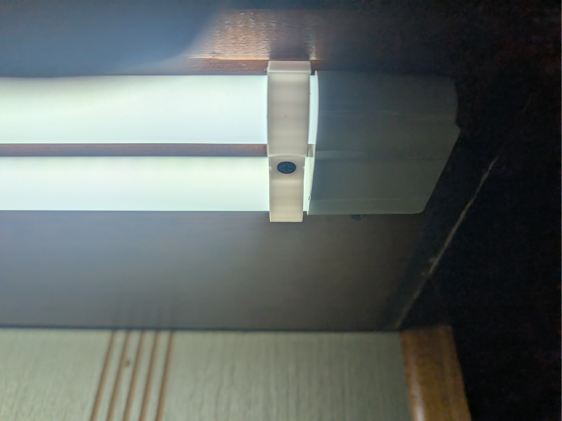SHOP LIGHT MOUNT