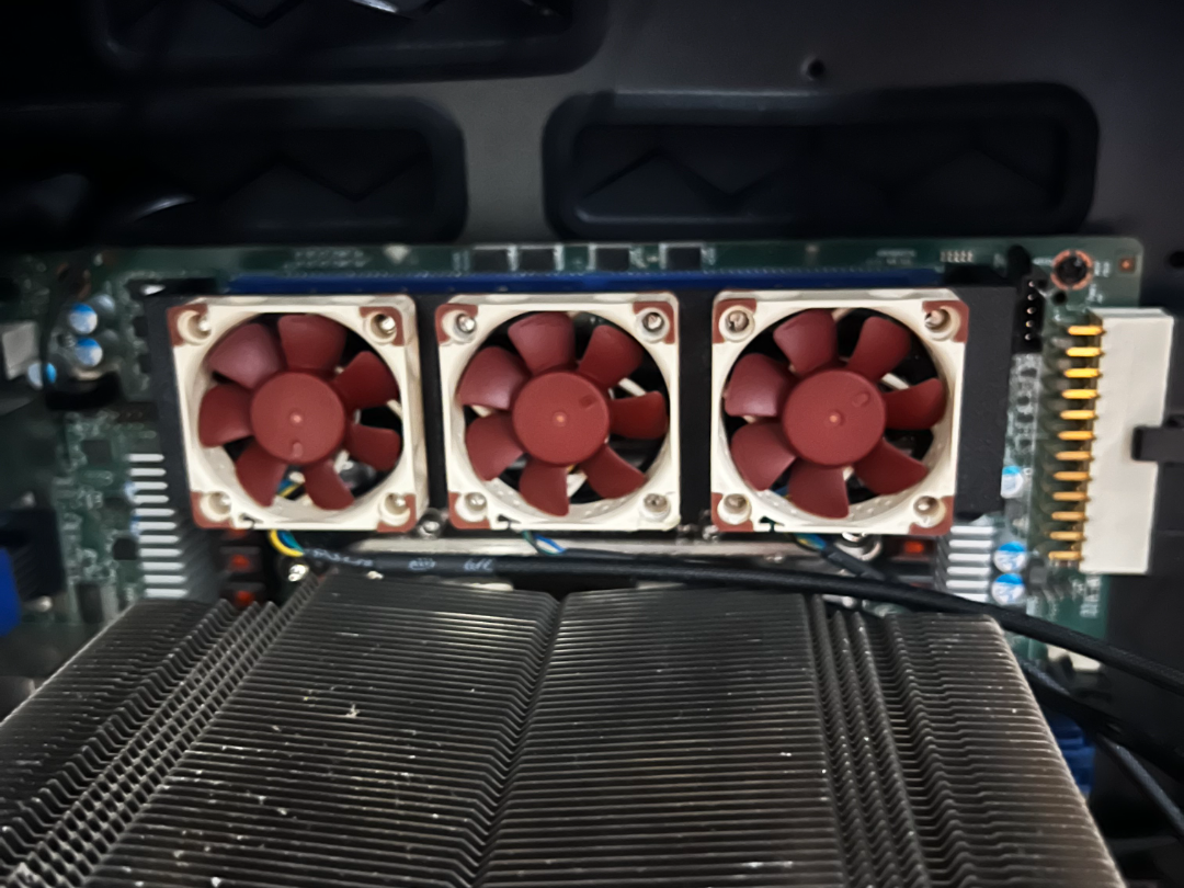 Registered DDR4 Fan Clip