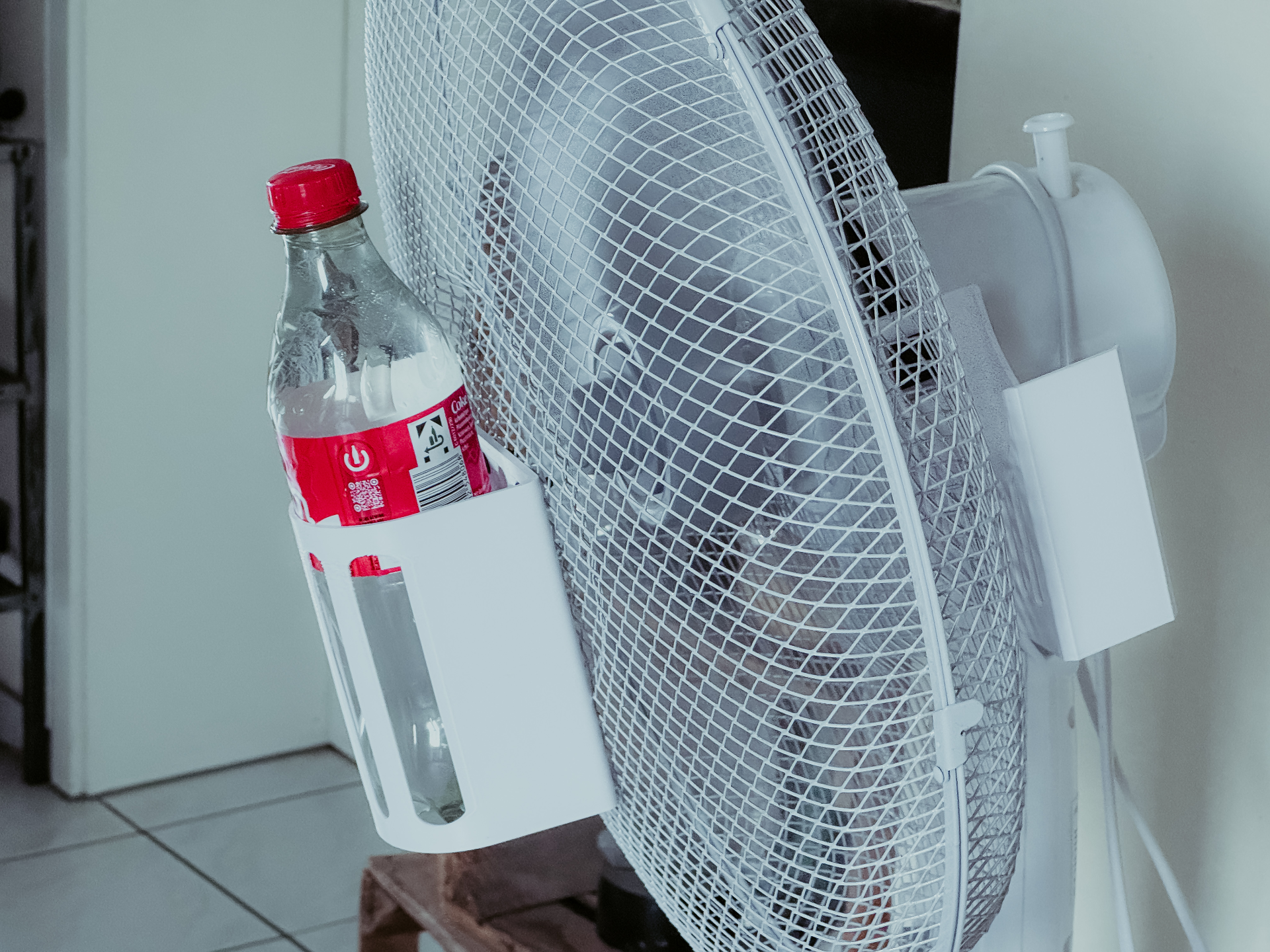 Flaschenaufnahme für Standventilator