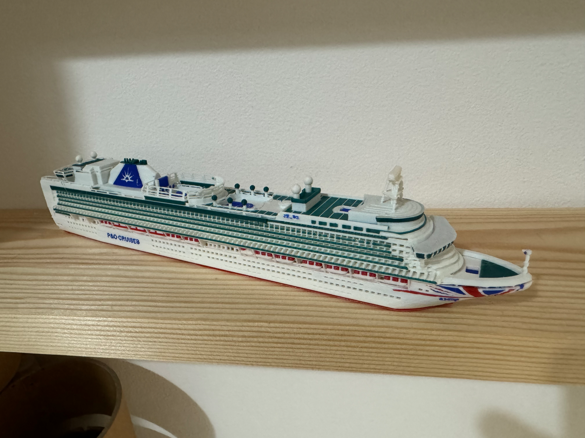 P&O Cruise Ship Azura 1:1250  4 colour
