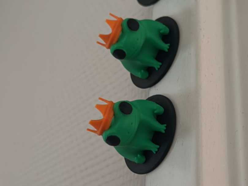 King Fred the dummy thicc frog magnetized