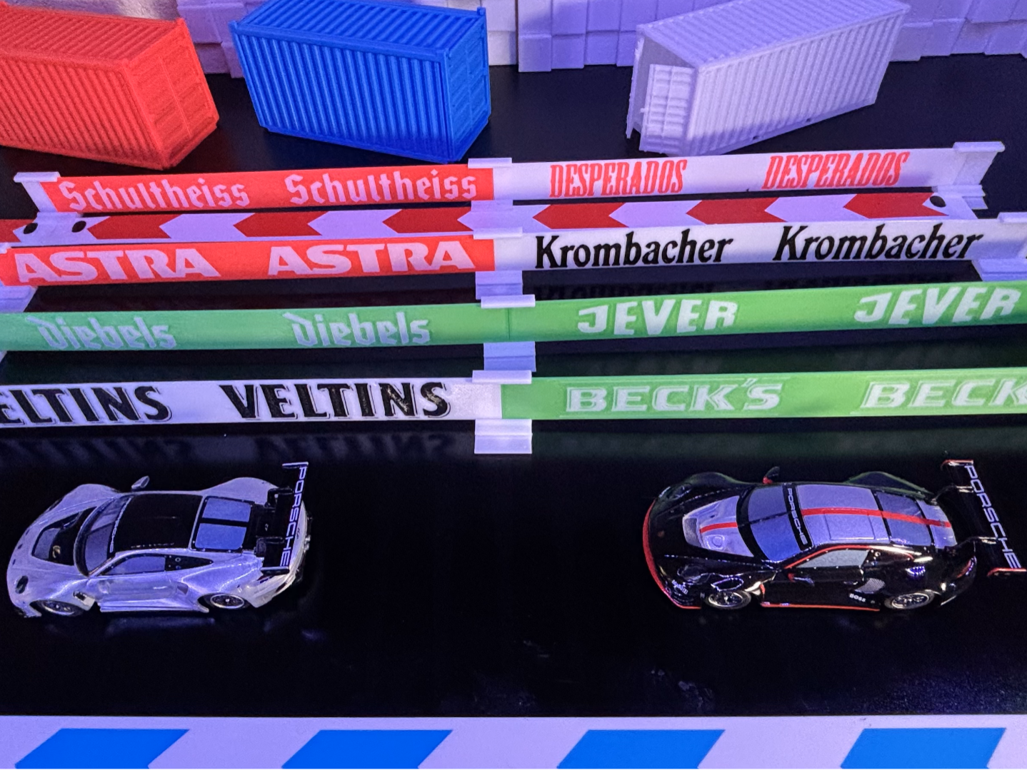 Carrera Hybrid crash barriers part 2 (beermaker)