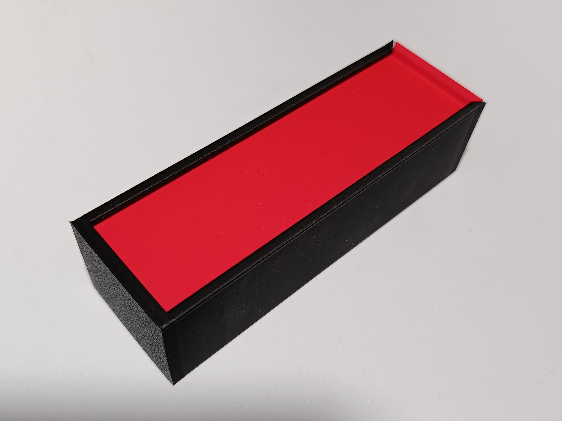 Fingerboard box