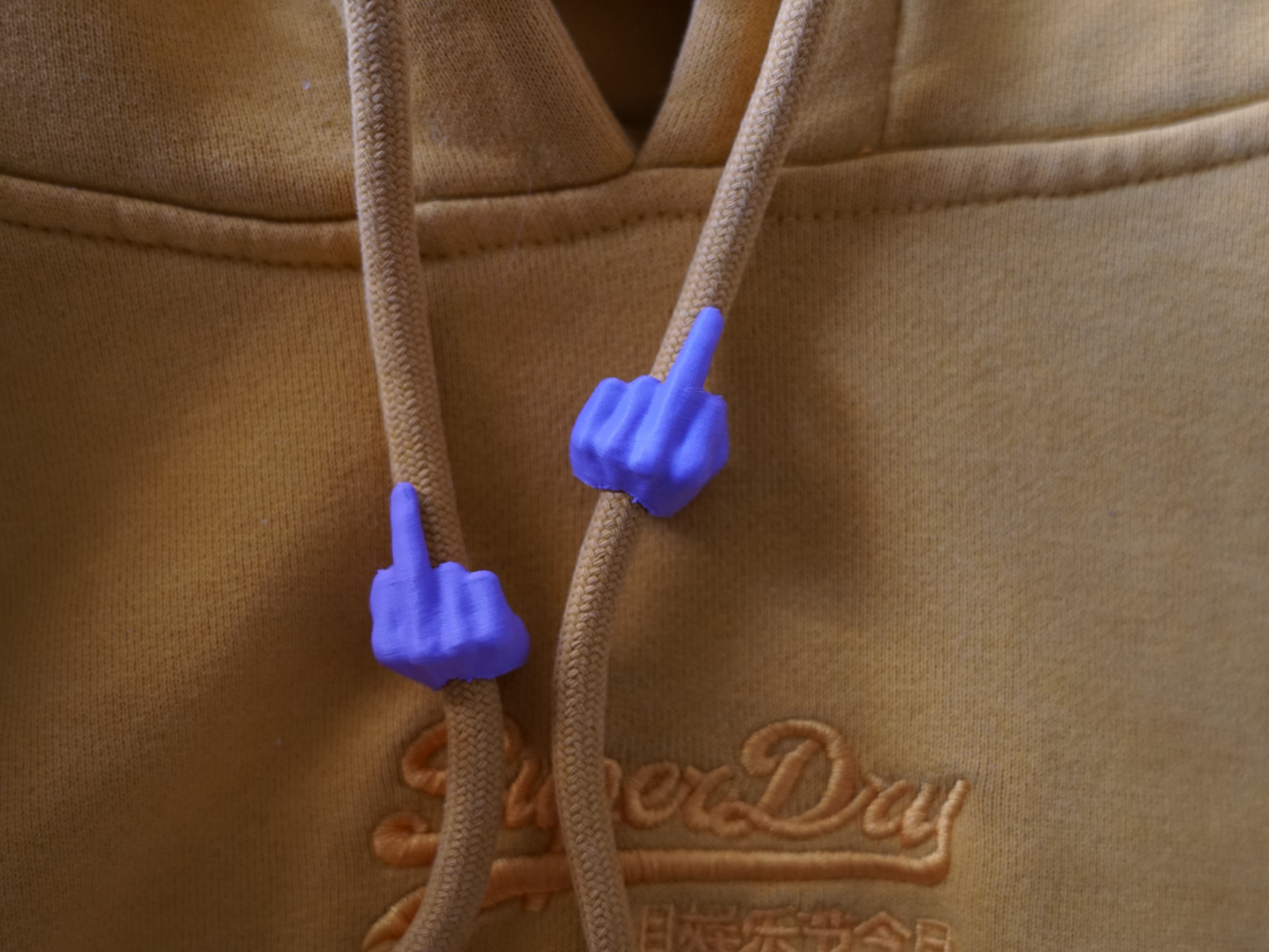 Stinkefinger Hoodie Kordelstopper