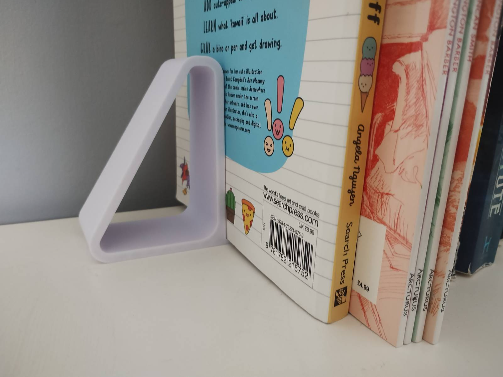 Simple Bookend with texture to stop books slipping