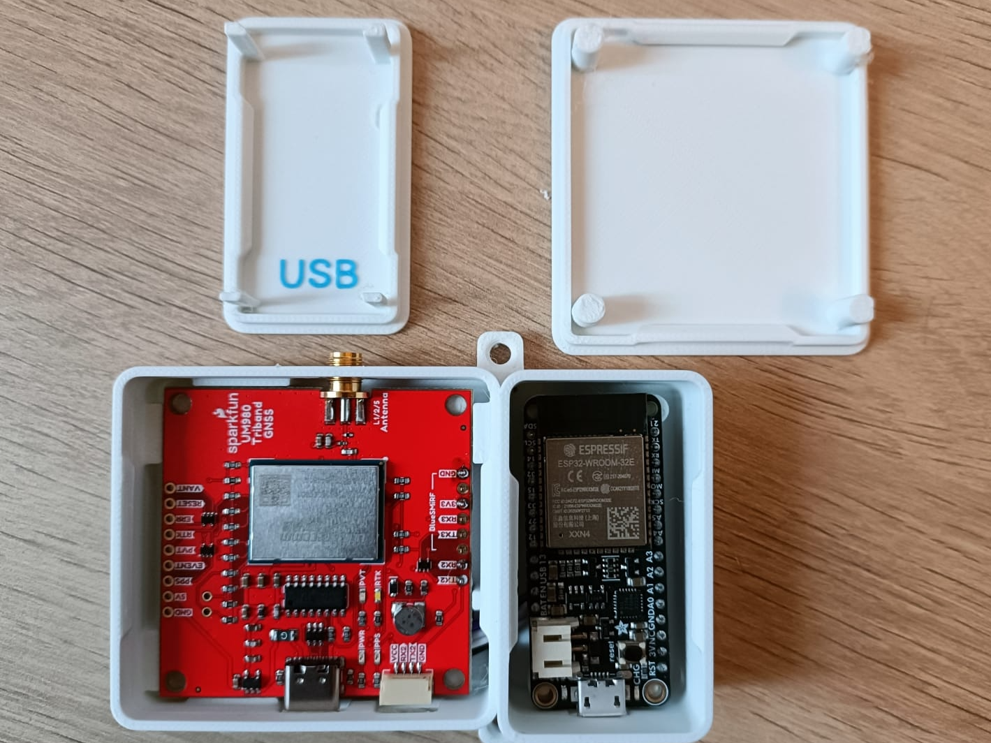 SparkFun UM980 with HUZZAH32  Feather  case