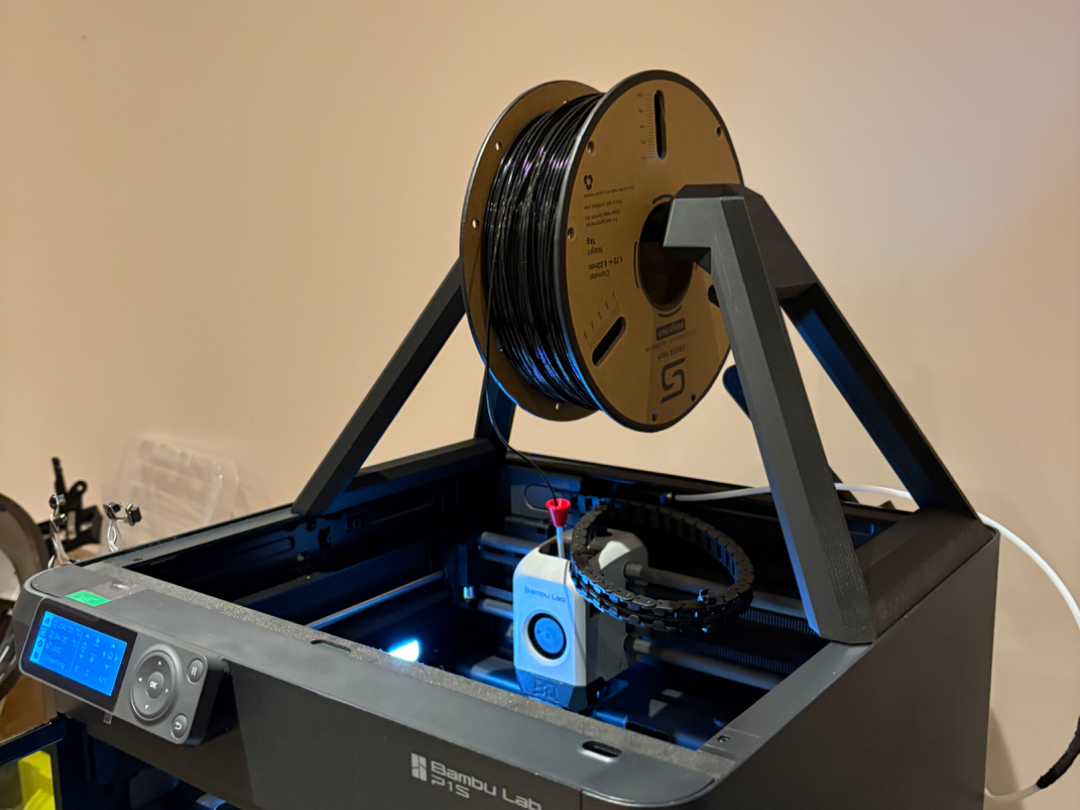 Spool mount for Flexible filaments