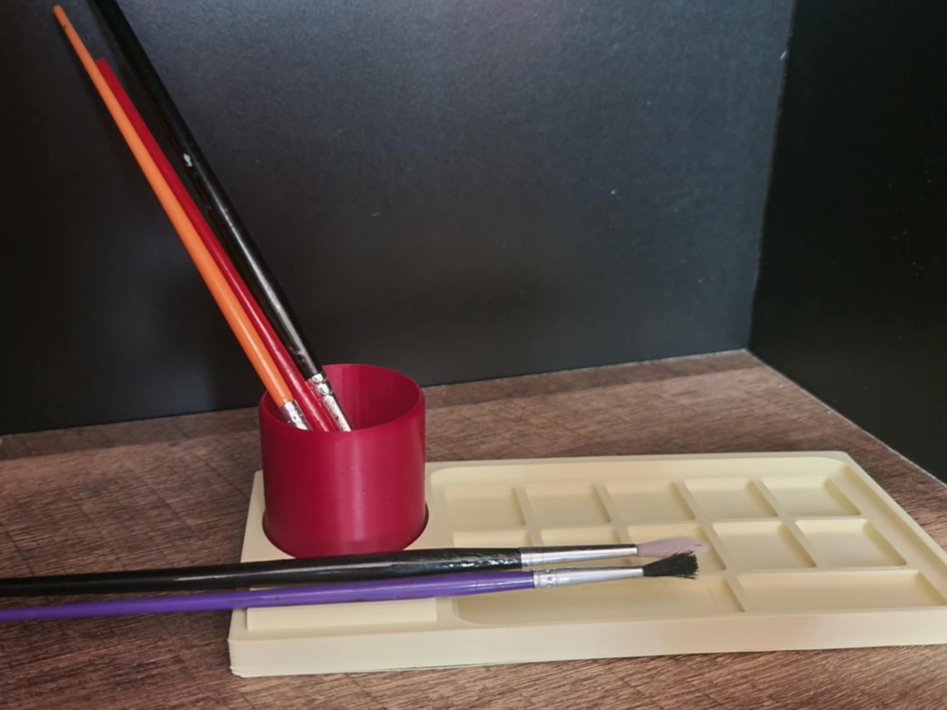 Painting Palette- Non spillable cup and Brush rest