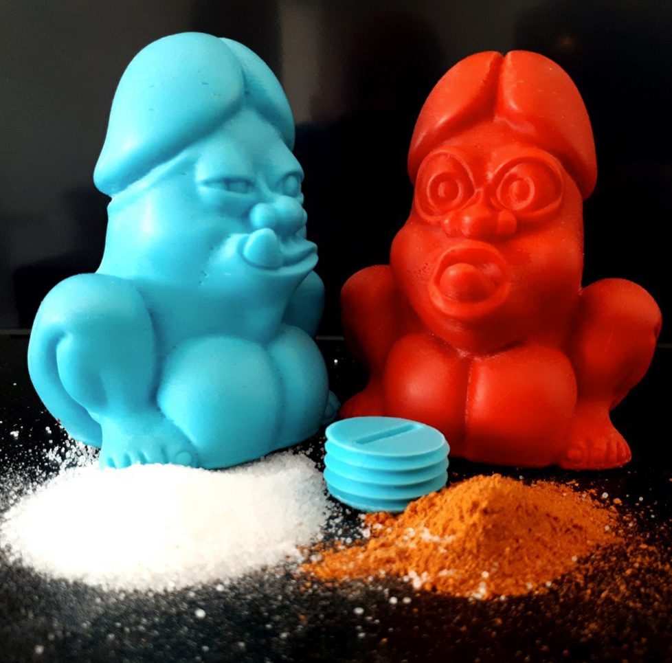 salt-pepper-shakers-dicky-v2
