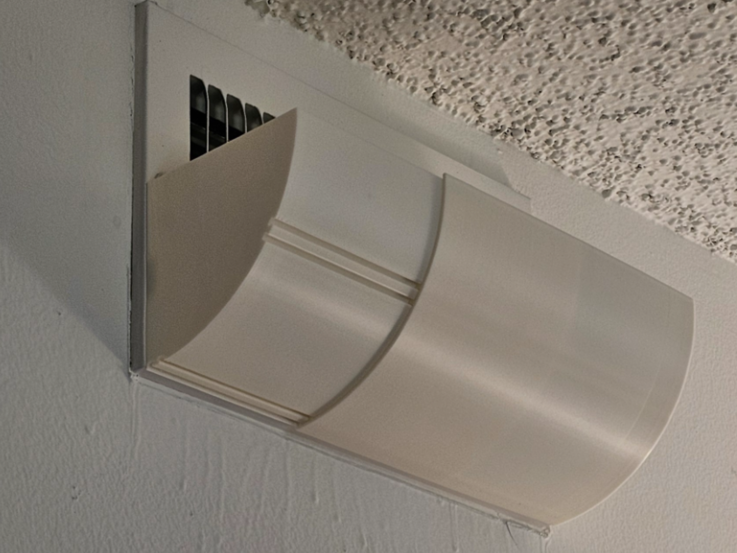 6"-20" Expandable Vent Cover / Vent Deflector