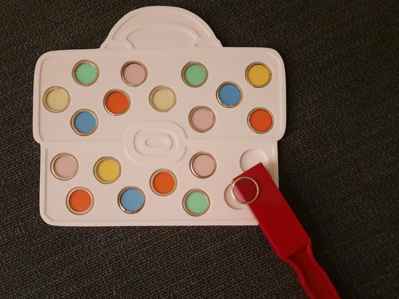 magnetic chips: school bag