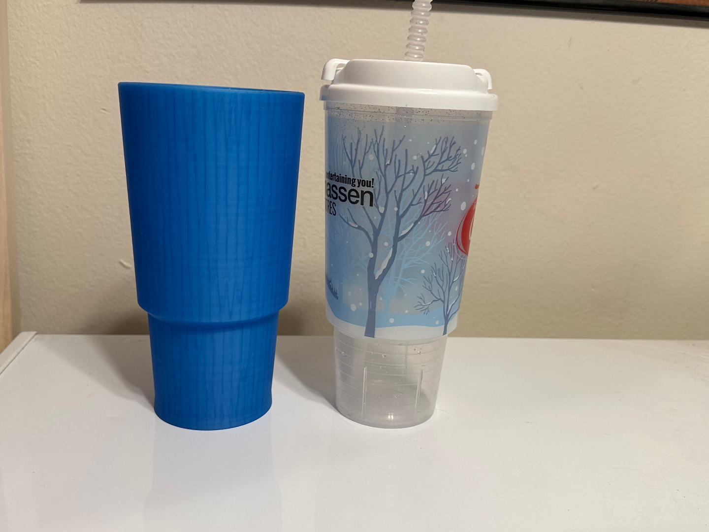 Insulated cup sleeve for 32 oz cups
