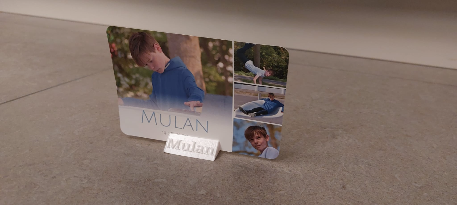 Editable name photo stand