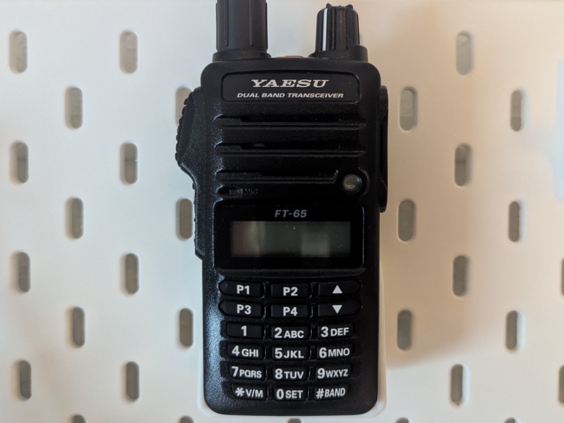 Yaesu FT-65 Holder for IKEA Skådis