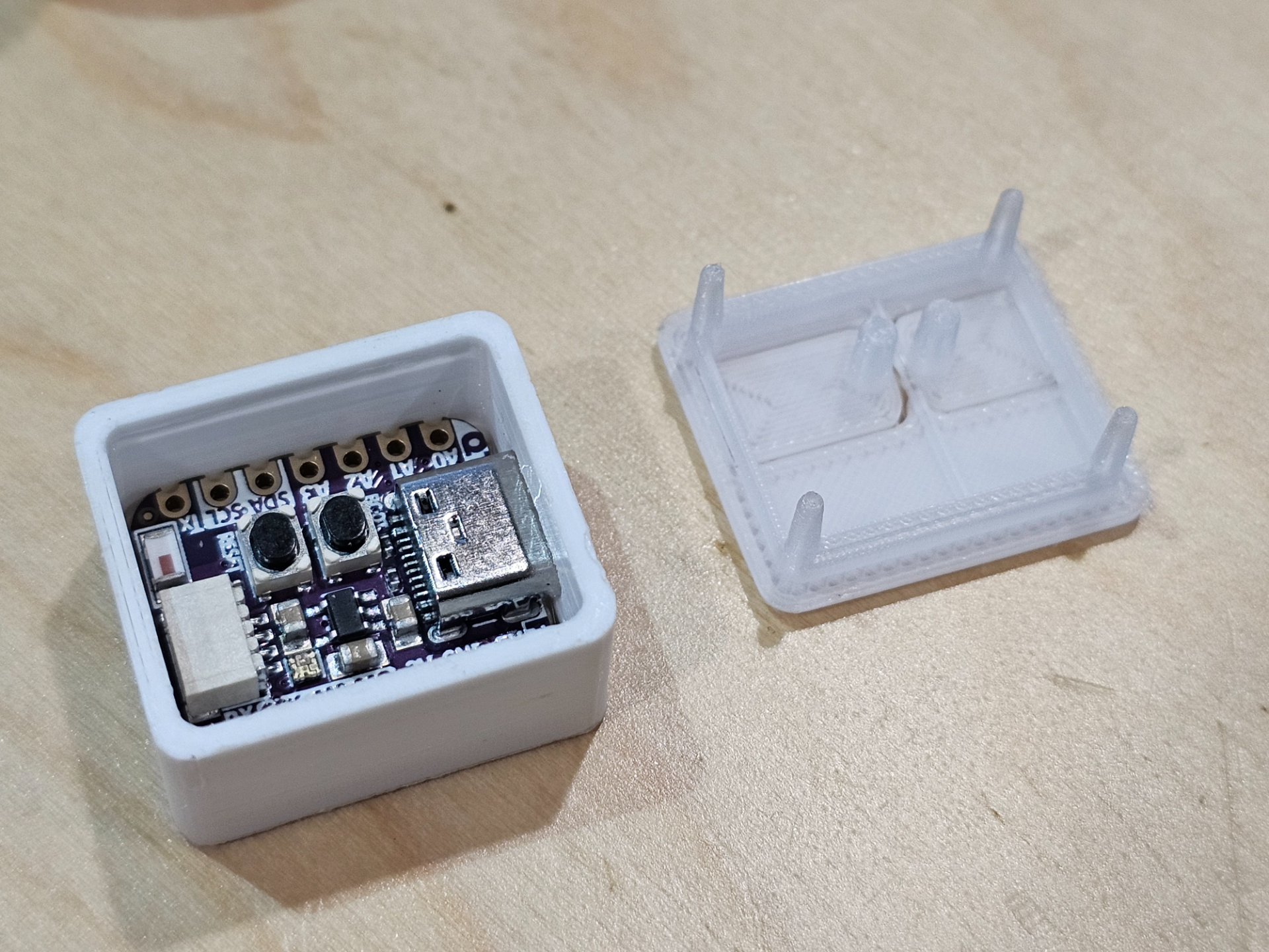 Adafruit QT Py (ESP32-c3) Container with lid