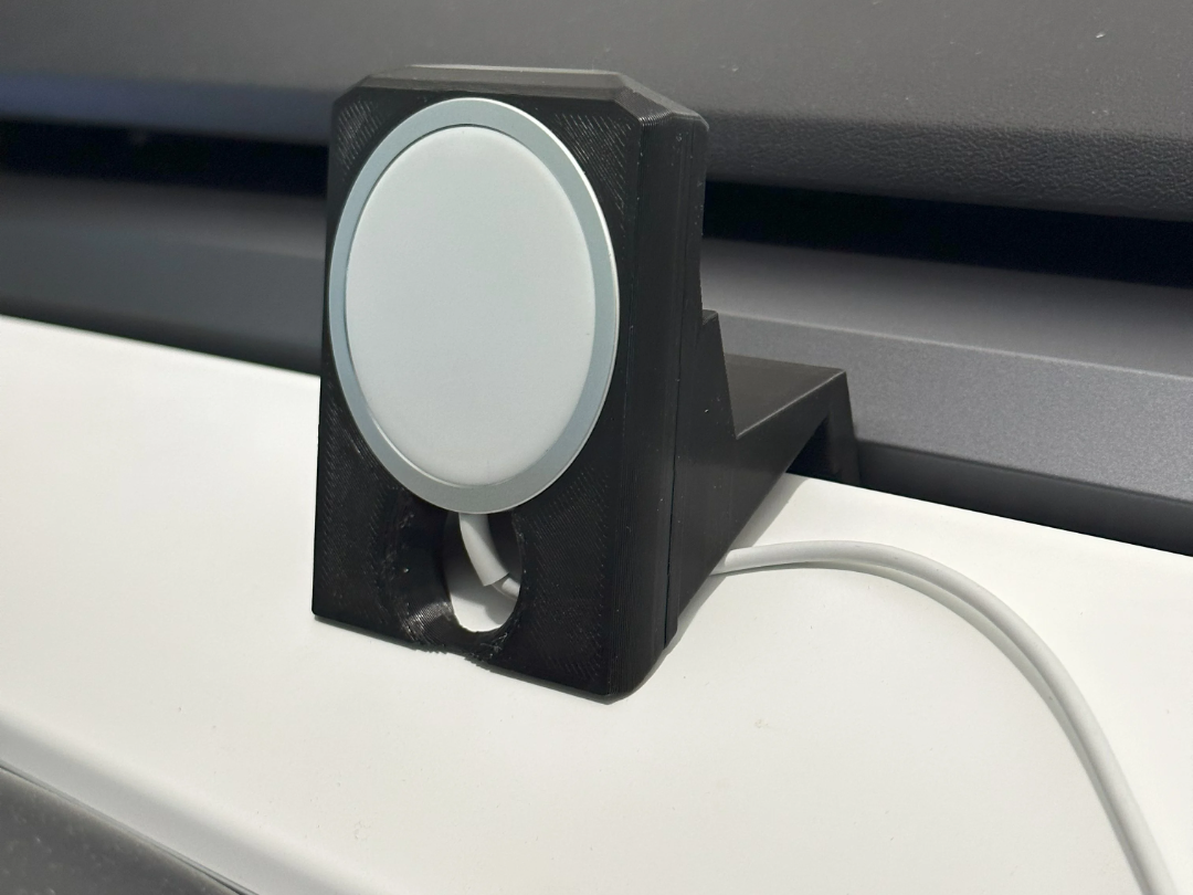 Tesla Model 3 Vent MagSafe Holder - iPhone