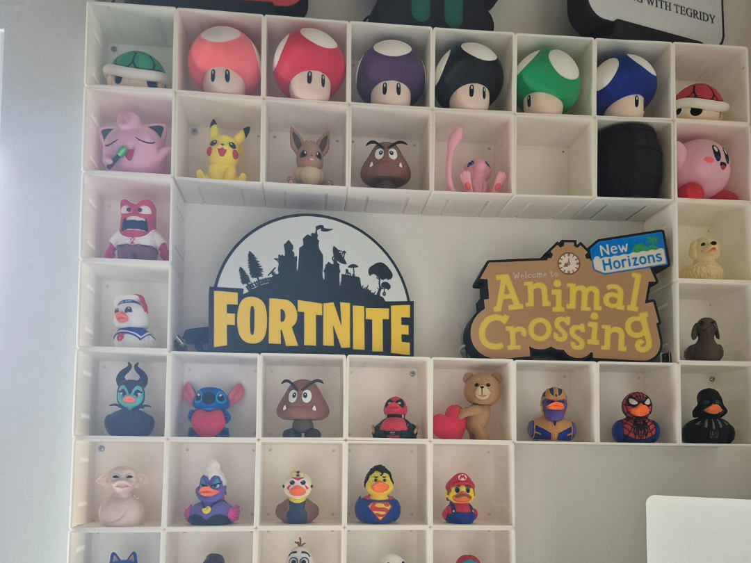 Modular Wall Display Boxes. 5cm to 25cm. Easy.