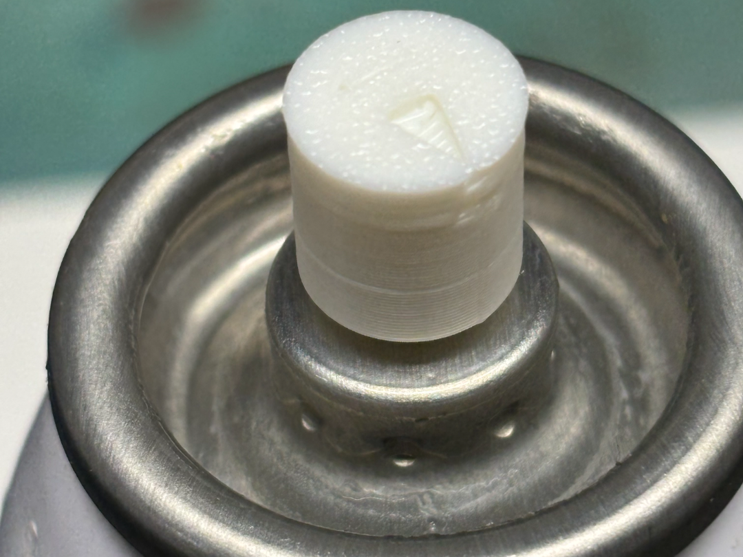 Sunscreen spray nozzle