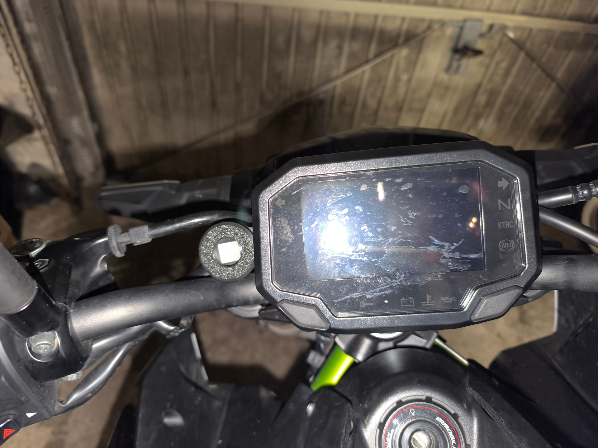 KAWA Z900 - SUPPORT THERMOMETRE MOTO