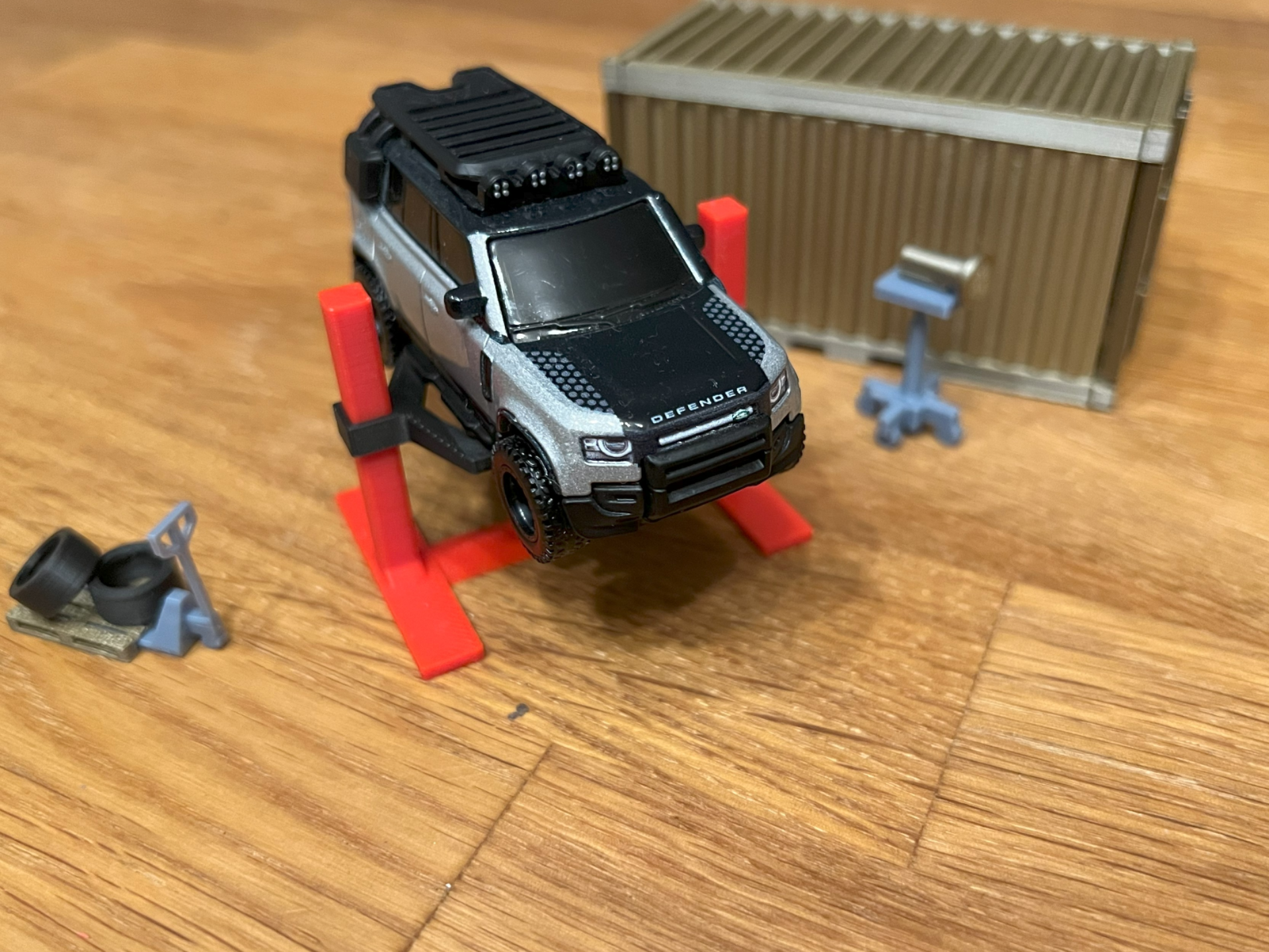 Lifting platform 1/64 scale for car diorama garage