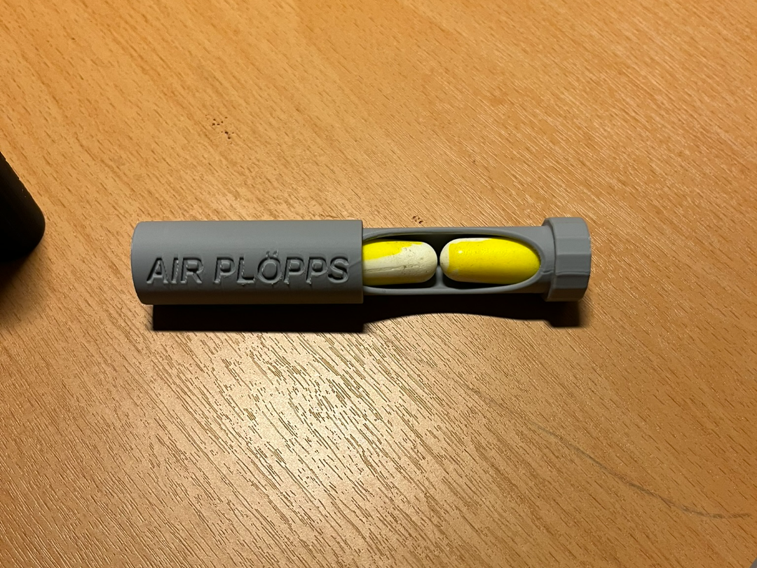 earplug case (air plöpps)