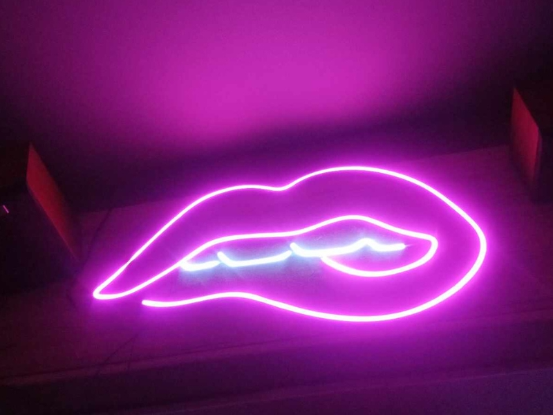 Mouth neon