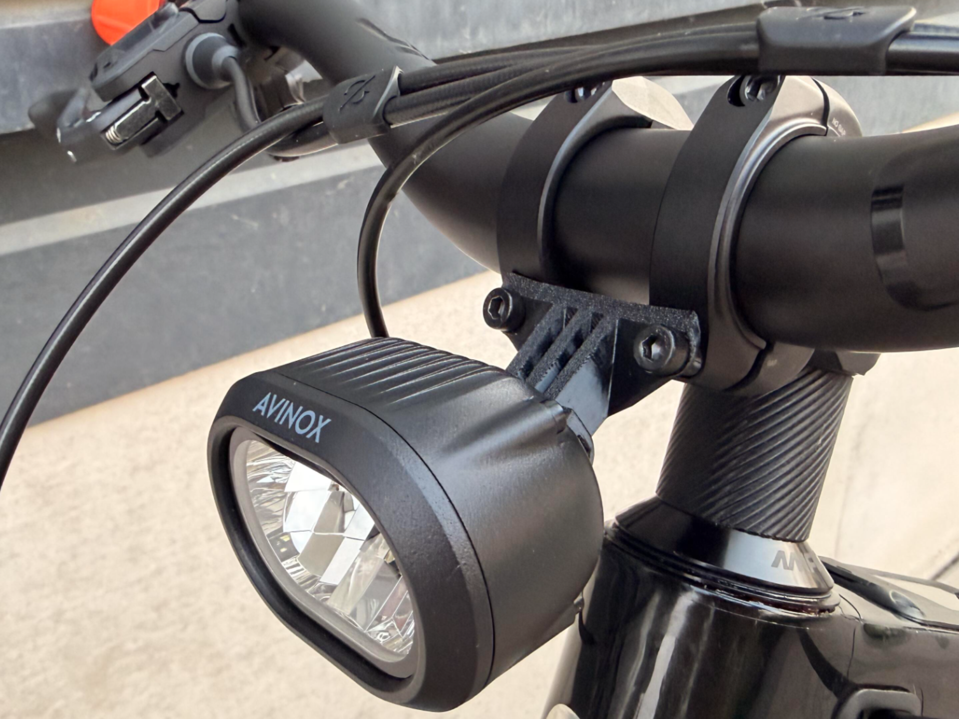 Avinox Light Mount for OneUp Stems