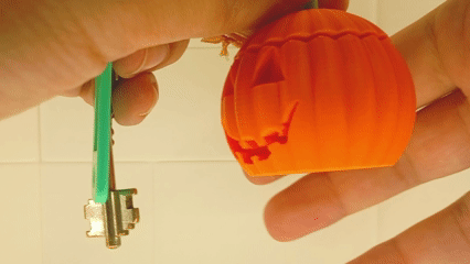 Halloween Jack-o'-lantern fidget keychain