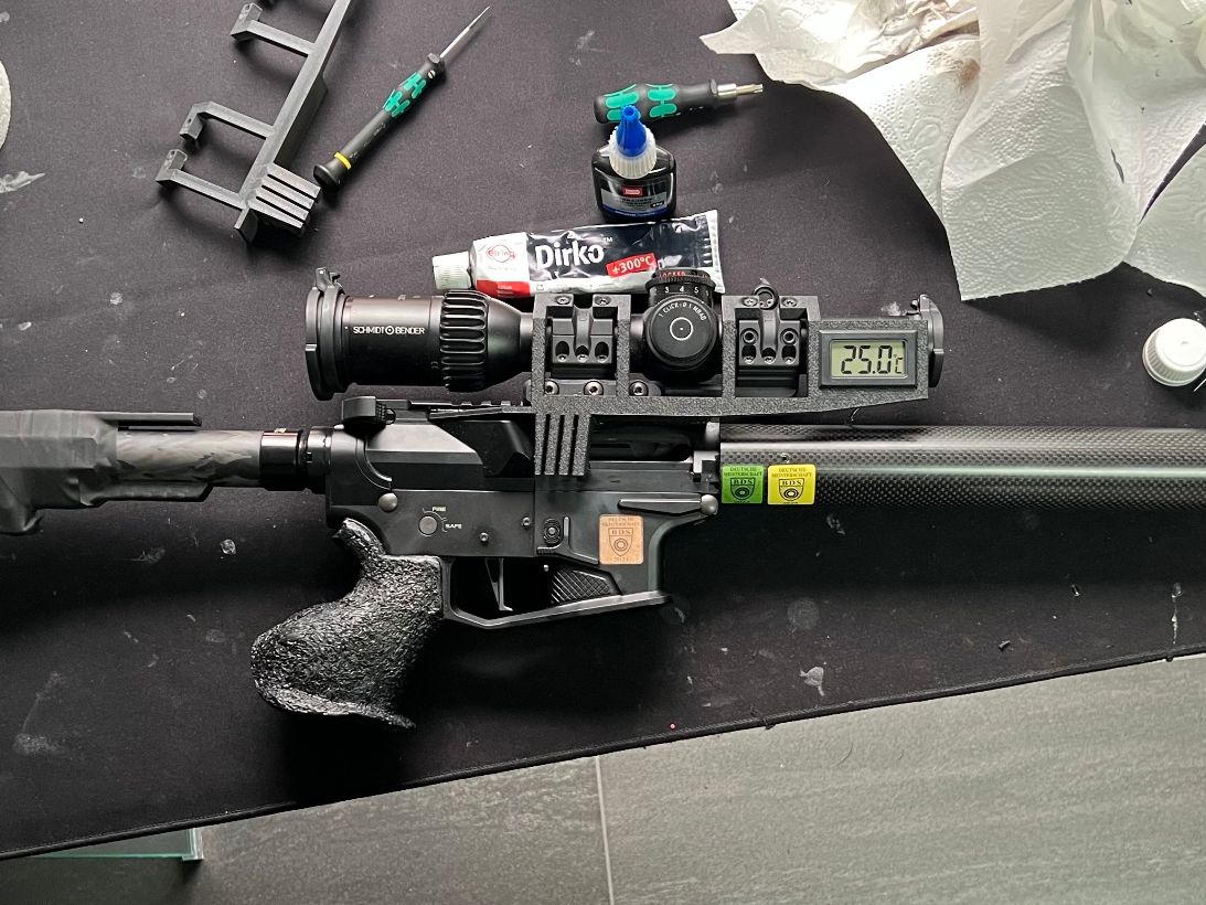 AR 9 Dustcover