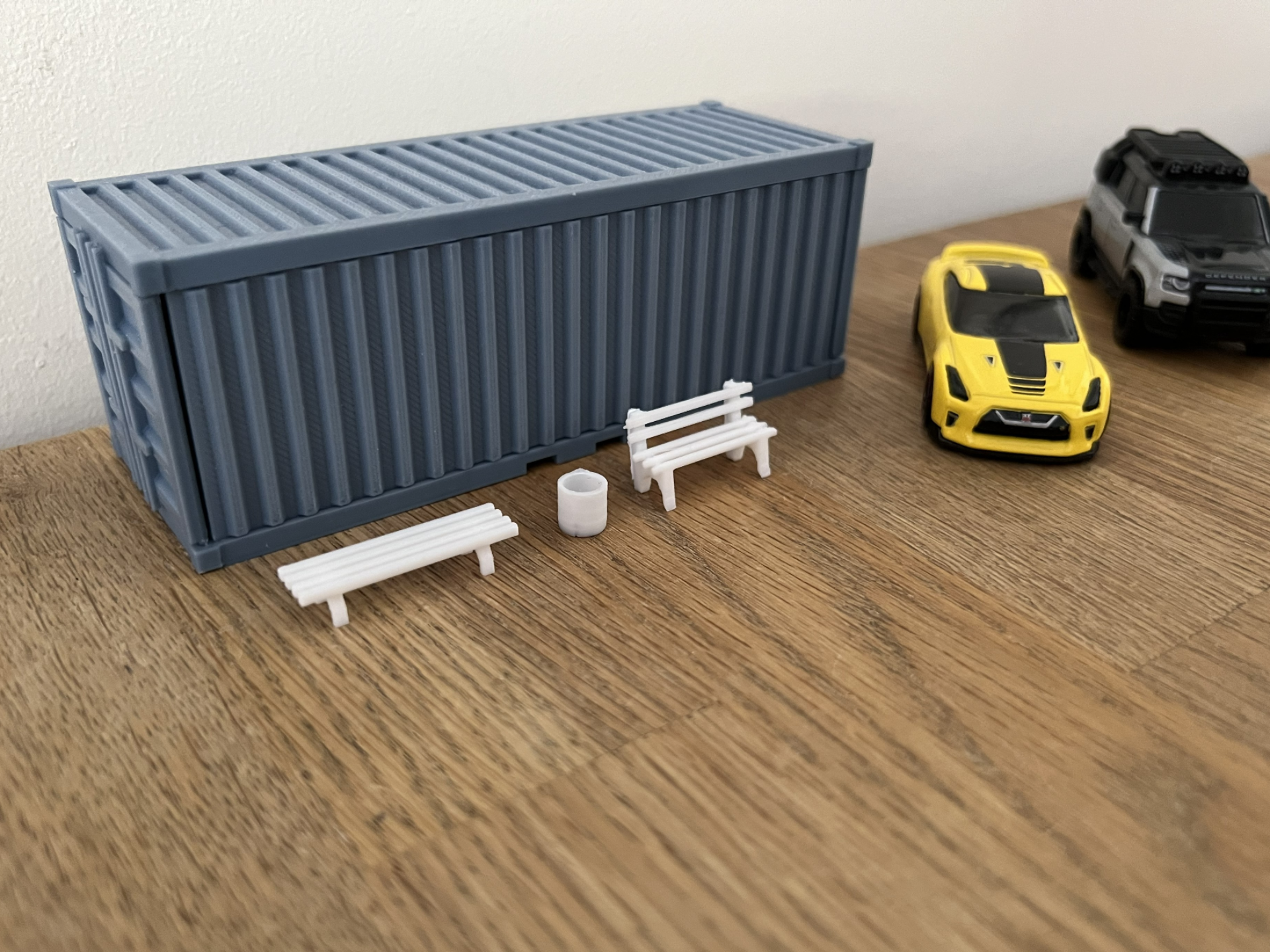 Park benches for 1/64 scale car diorama garage