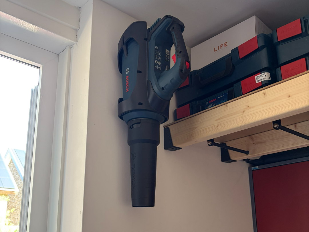 Wall mount for Bosch GBL 18V-800