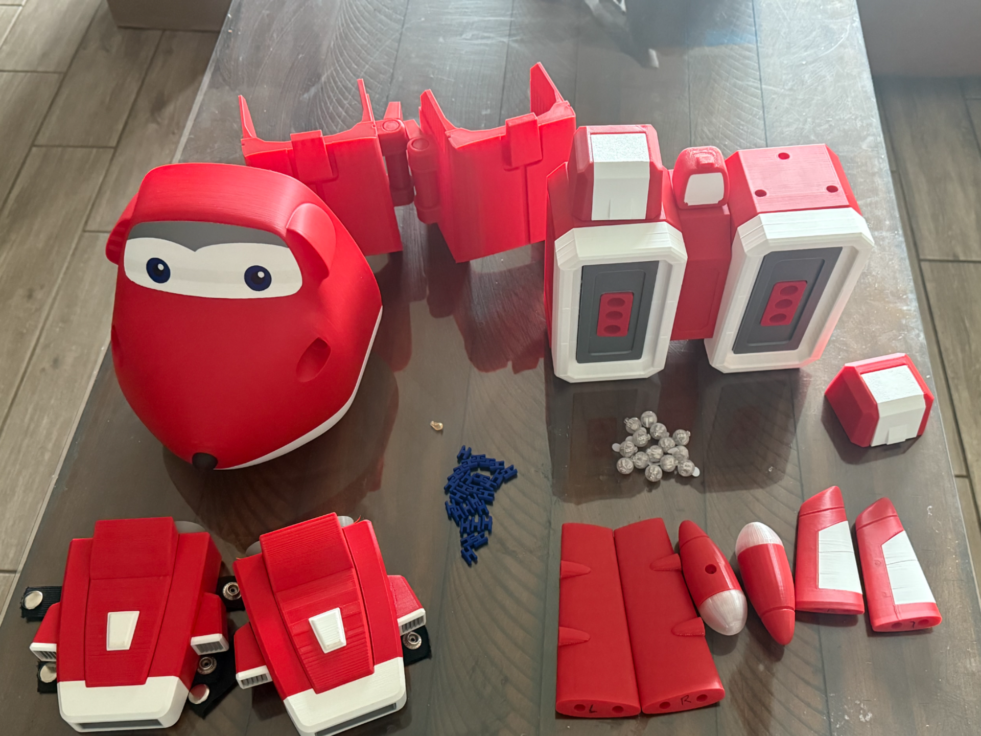 Super Wings - Jett Pack and Costume