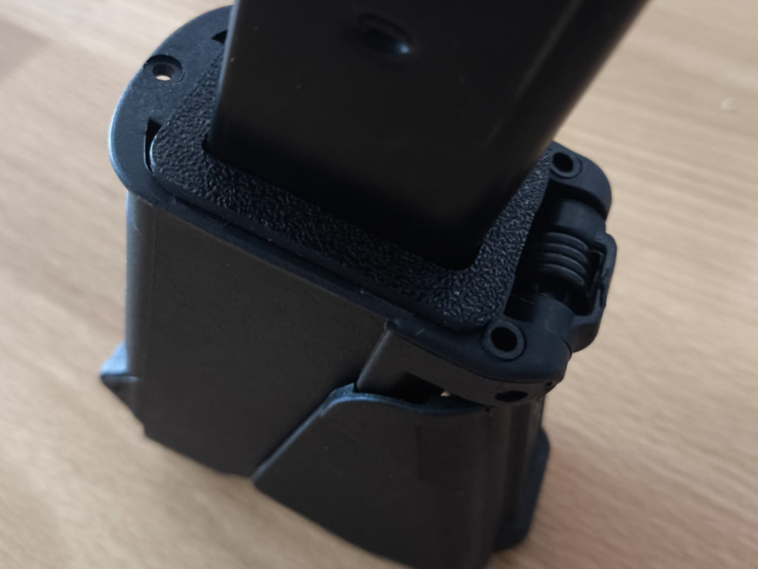 Adaptador  cargador Beretta 92x