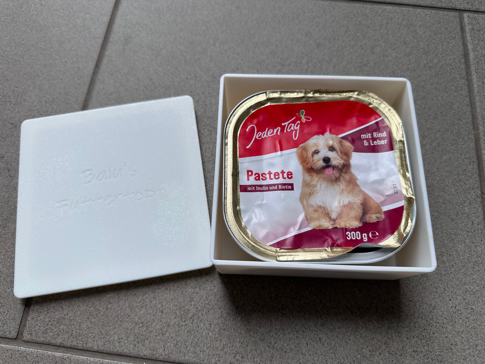 Personalisierte Futterbox für Hundefutter-Schalen