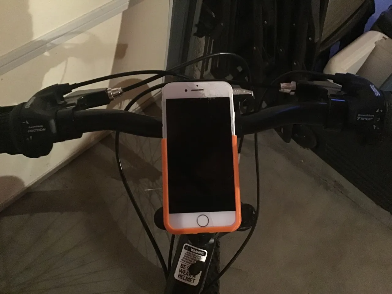 iPhone SE / 8 / 7 Bike Mount