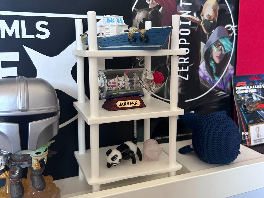 Shelf for little items