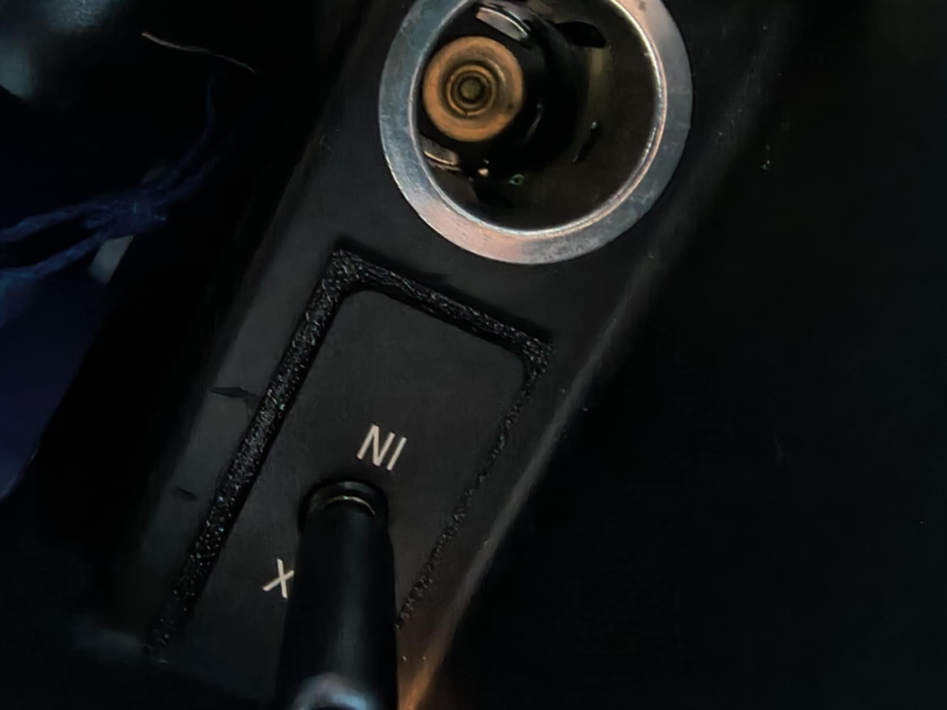 BMW E90 E91 E92 E9X AUX-IN USB socket bracket
