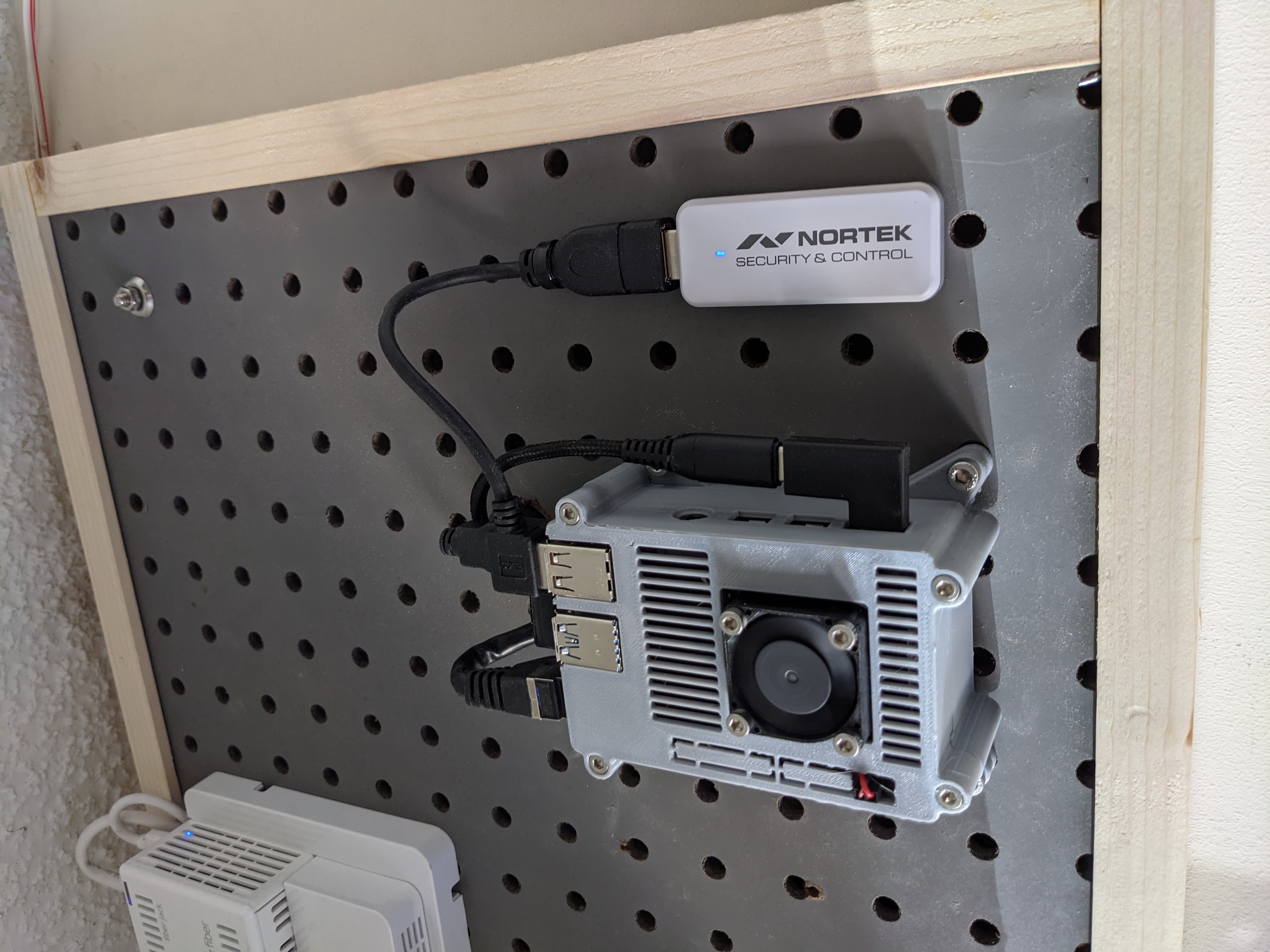 Raspberry Pi 4 M.2 x862 Case for 11mm Heatsink & Fan