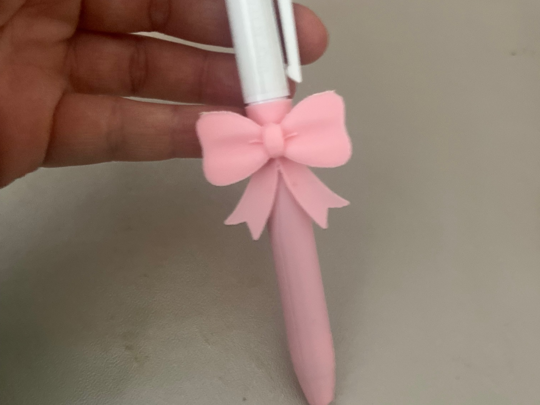 Stylo 4 couleurs noeud