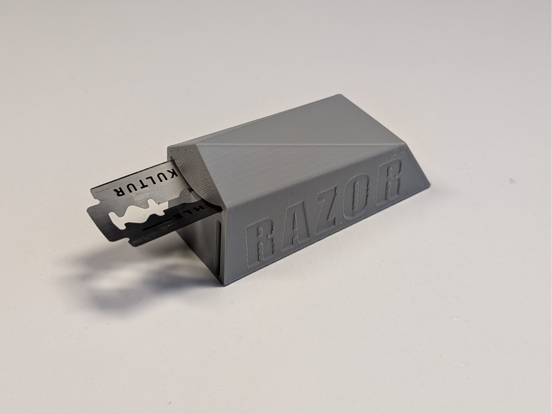 Razor blade bank, no supports