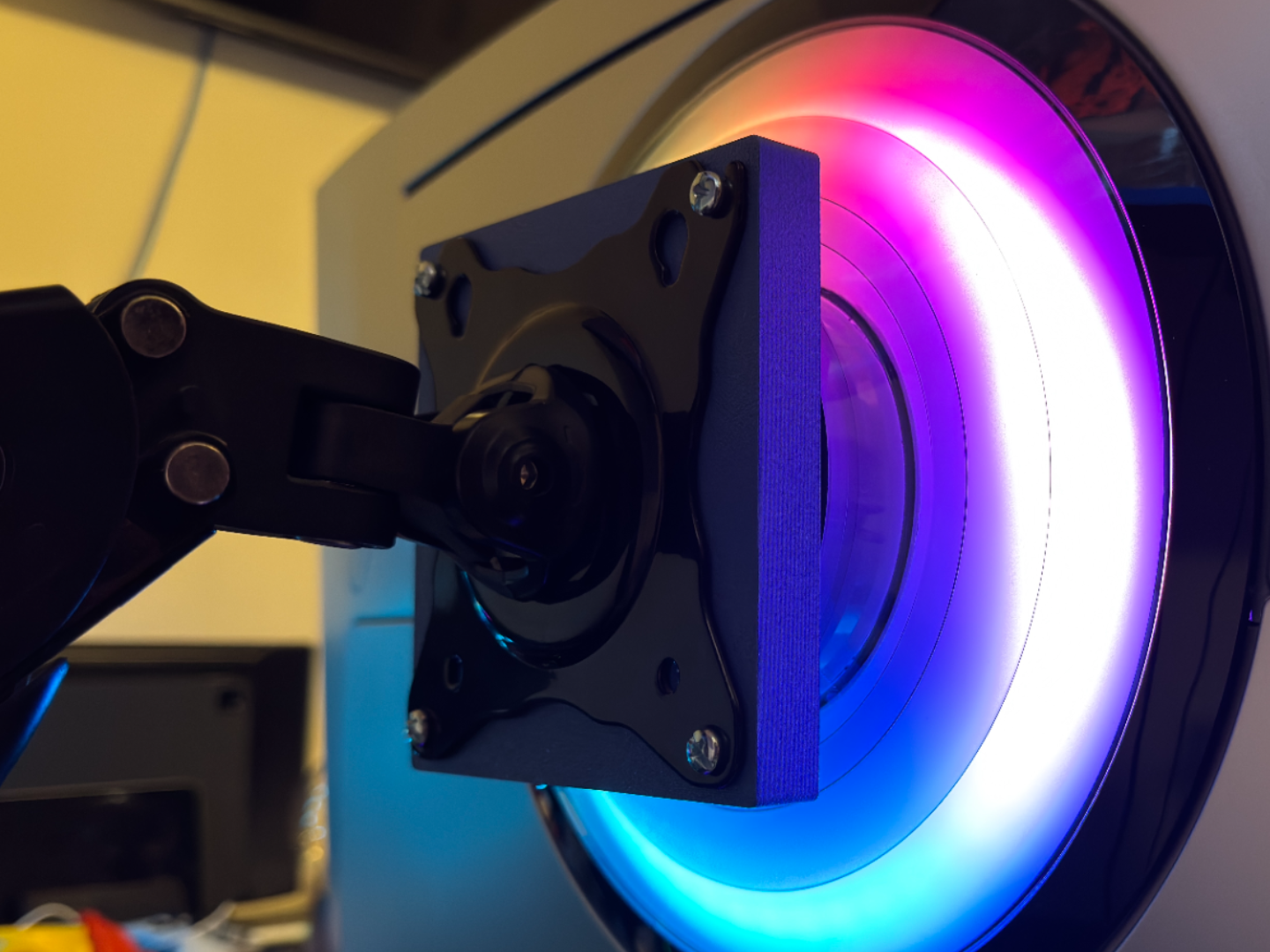 Samsung Odyssey G8 Ultrawide VESA Mount Adapter