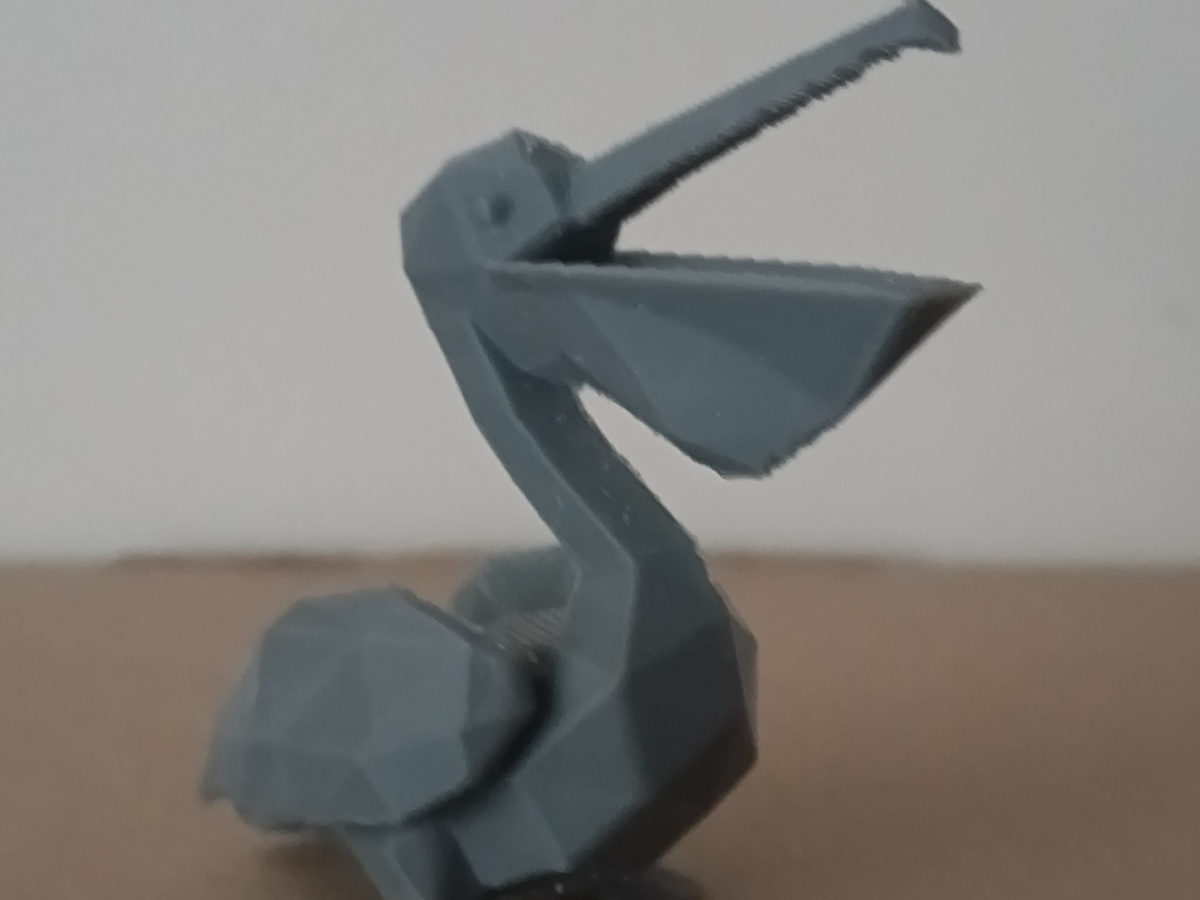 Pelikan realistic version origami
