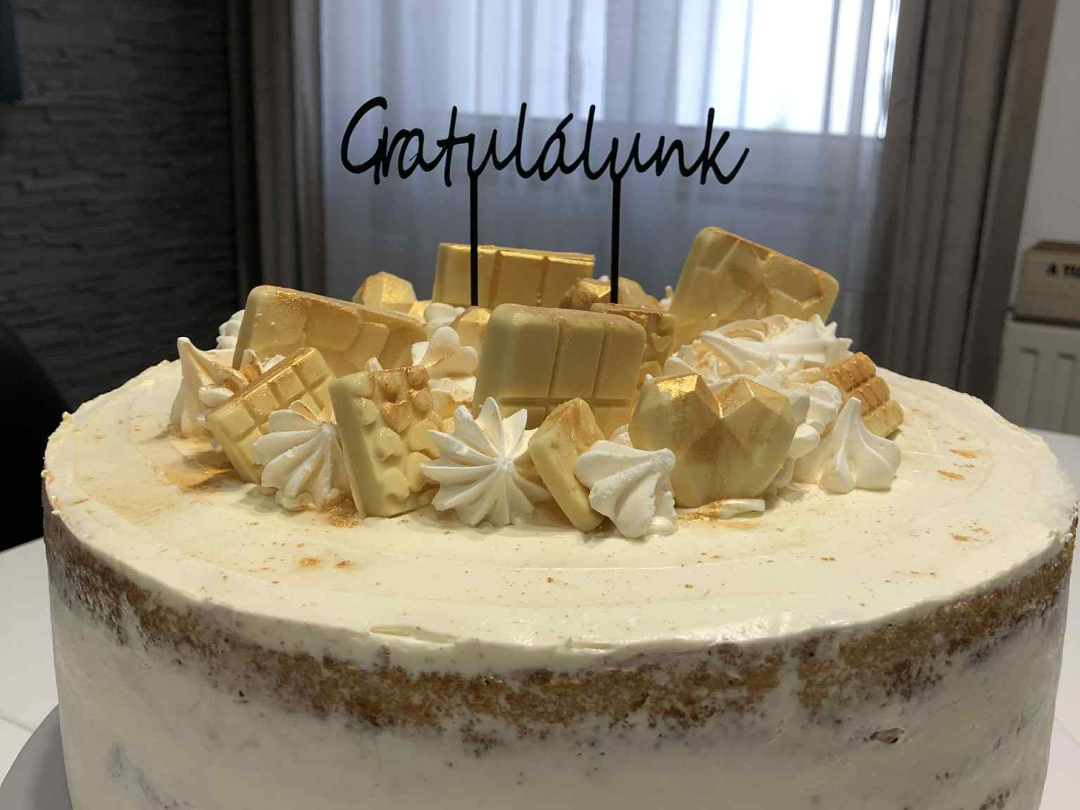 “Gratulálunk” Cake Topper