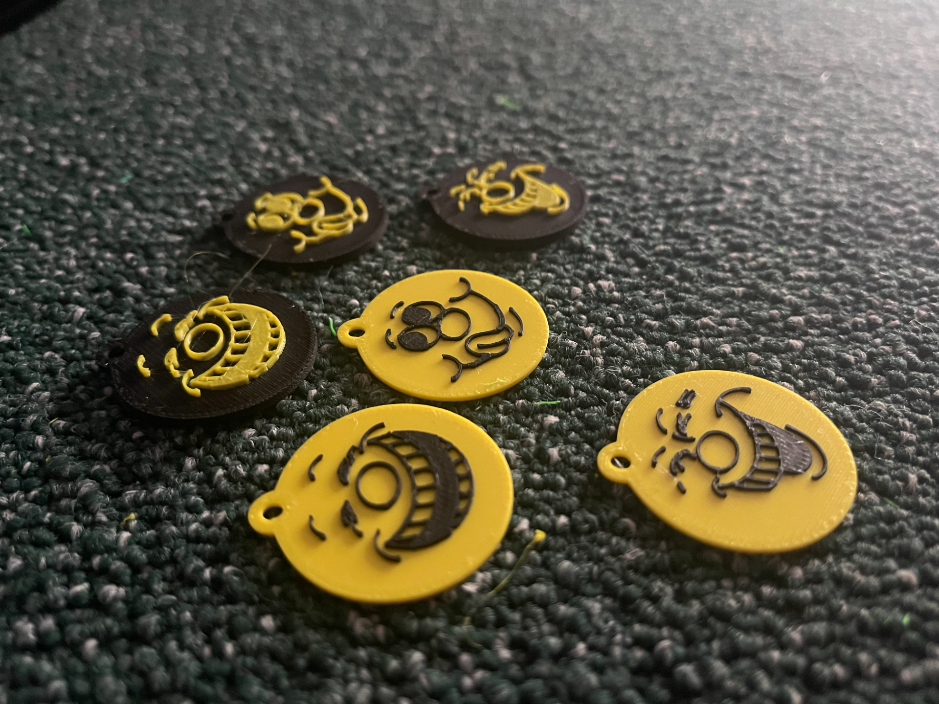 Funny Face keychain - layer color change