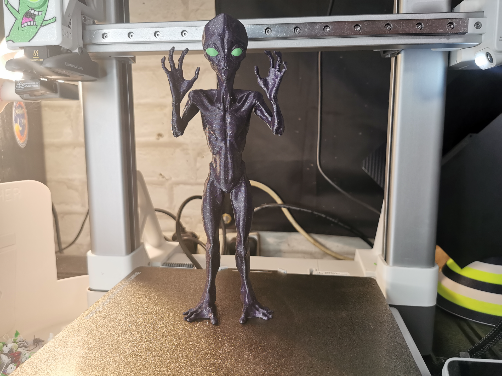 Put 'Em Up Alien - Full Body Model