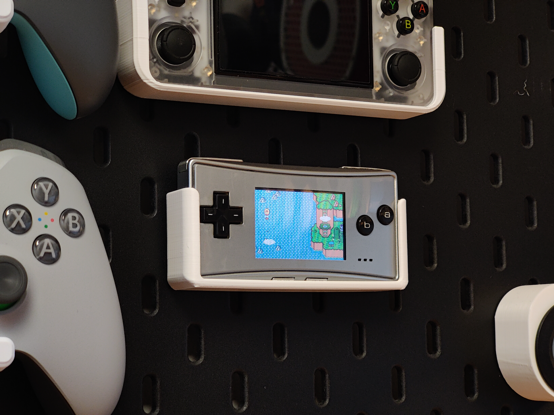 Gameboy micro Skadis Mount